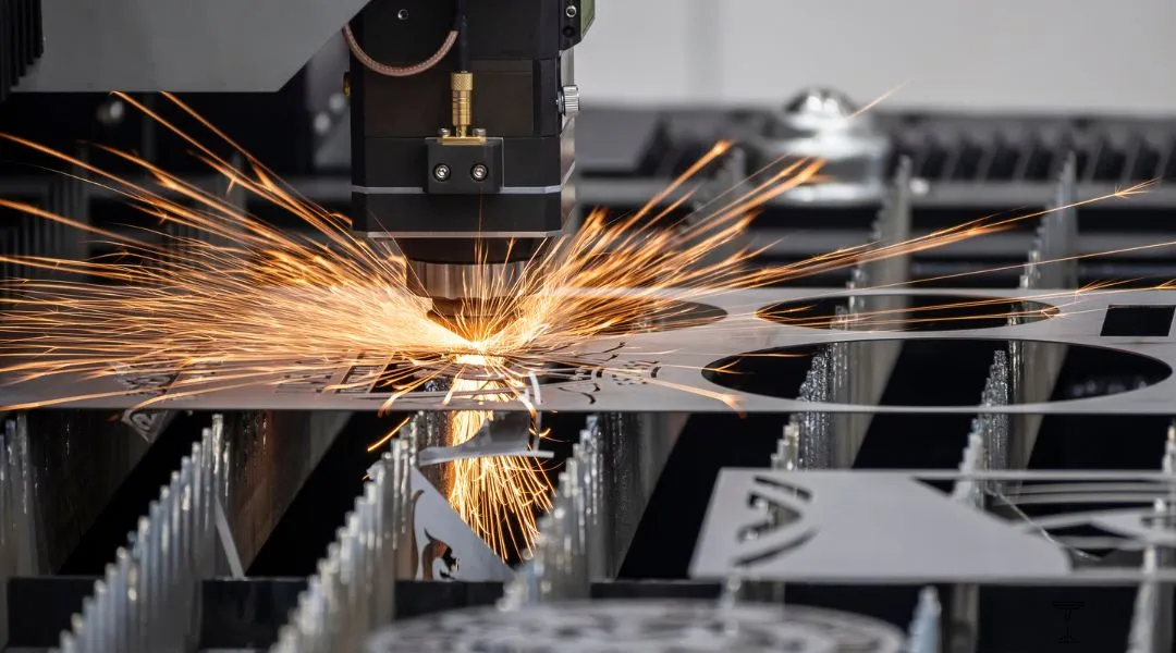 Fiber laser cutting